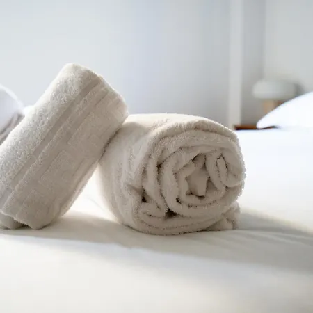 Appartement Avec 2 Chambres, Bureau Et Wifi Fibre